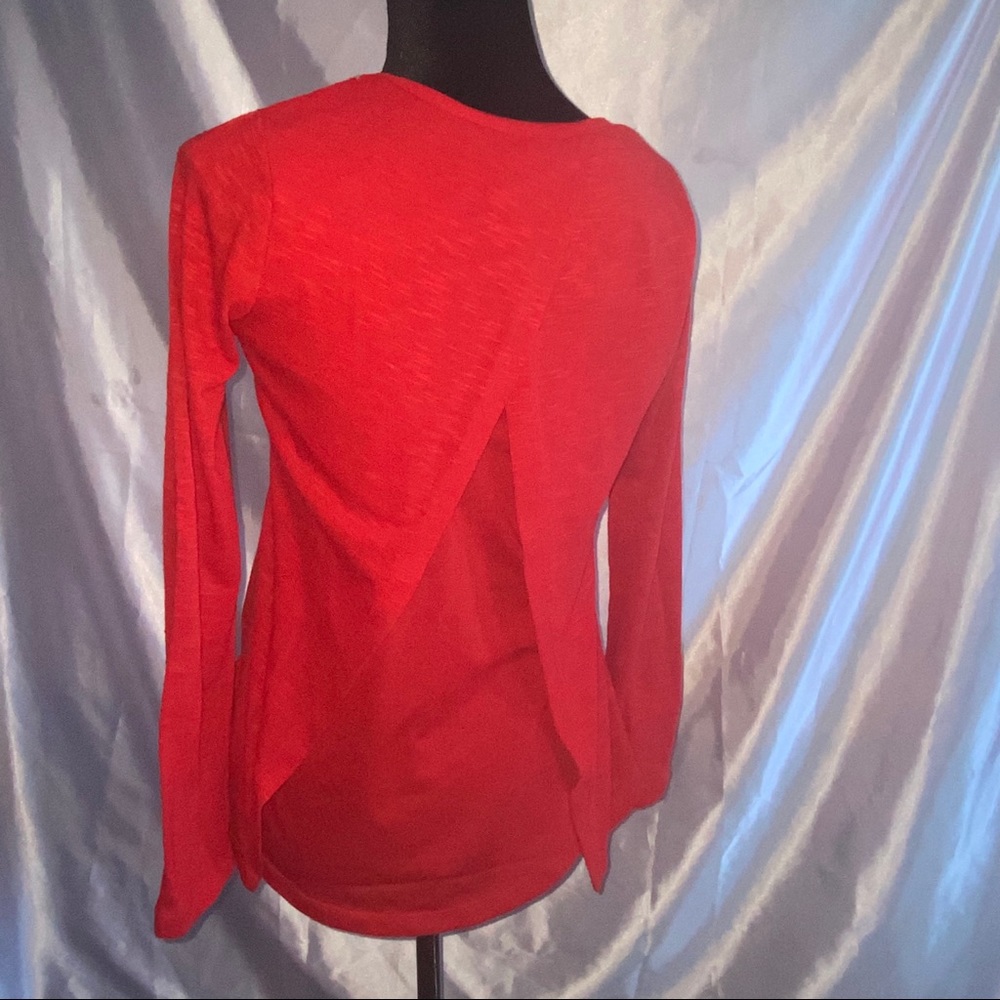 ✨Red top - Picture 3 of 6